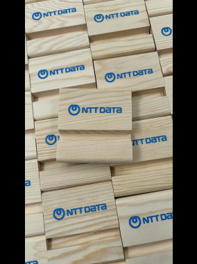 Ahşap Telefon Tutucu