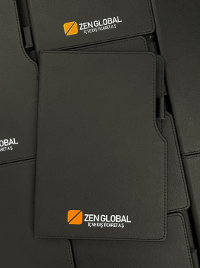 14,5 x 21 cm Termo Deri PU Sert Kapaklı Tarihsiz Defter, 224 Sayfa, 80 gr Ivory Krem Çizgili İç Kağıt, Kenar Boyalı, Kalem Tutuculu