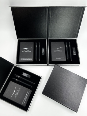 9 x 14 cm Termo PU Sert Kapaklı Cep Boy Tarihsiz Defter 196 Sayfa 80 gr Ivory Krem İç Kağıt Çizgili Lastikli Kalem Tutuculu