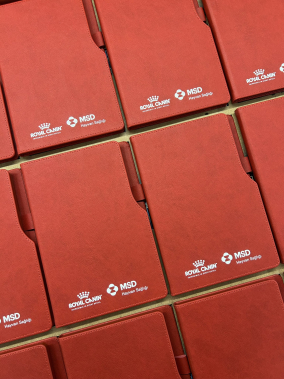 14,5 x 21 cm Termo Deri PU Sert Kapaklı Tarihsiz Defter, 224 Sayfa, 80 gr Ivory Krem Çizgili İç Kağıt, Kenar Boyalı, Kalem Tutuculu