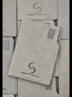 17 x 24 cm Termo Deri Sert Kapaklı Günlük Tarihli Ajanda 336 Sayfa 70 gr Ivory Krem Çizgili İç Kağıt Kalem Tutuculu