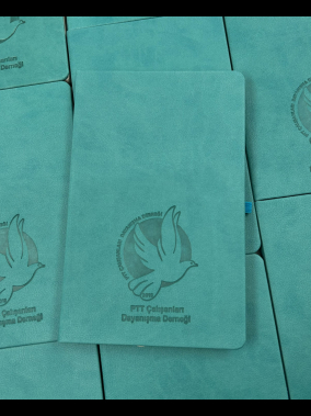 Tarihsiz Defter13 x 21 cm Termo PU Sert Kapaklı Tarihsiz Defter 160 Sayfa 55 gr Krem İç Kağıt Çizgili Lastikli Kalem Tutuculu Ekonomik Model