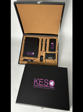 14,5 x 21 cm Termo Deri PU Sert Kapaklı Tarihsiz Defter, 224 Sayfa, 80 gr Ivory Krem Çizgili İç Kağıt, Kenar Boyalı, Kalem Tutuculu