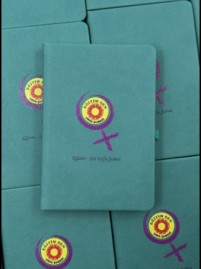 9 x 14 cm Termo PU Sert Kapaklı Cep Boy Tarihsiz Defter 160 Sayfa 60 gr Holmen Krem İç Kağıt Çizgili Lastikli Kalem Tutuculu Ekonomik Model