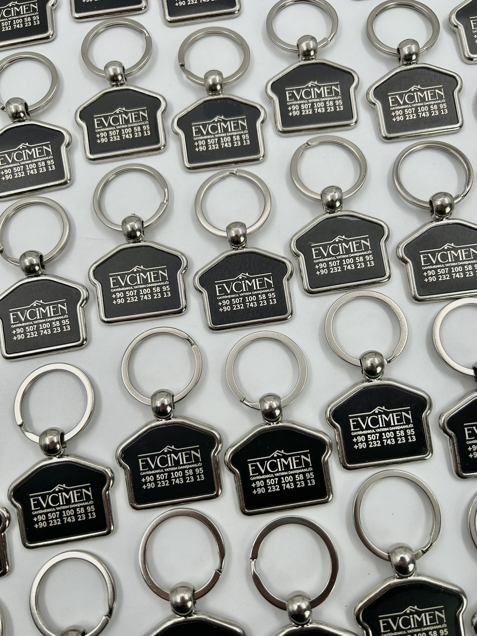 3,9 x 6,5 cm Tek Yön Anahtarlık Promozone