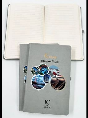 13 x 21 cm Termo PU Sert Kapaklı Tarihsiz EKONOMİK Defter, 160 Sayfa, 60 gr Holmen Krem Çizgili İç Kağıt, Esnek Kapak Lastikli, Kalem Tutuculu