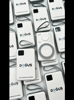 S-link M120 10000mAh Type-C PD20W Hızlı Şarj+QC 3.0 18W Şarj Kablosuz Wireless ve Magsafe 15W Şarj Dahili Type-C+Lightning Uyumlu Kablolu Dijital Ekranlı Taşınabilir Powerbank