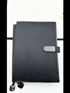 14 x 21 cm Yumuşak Termo Deri Yumuşak Kapaklı Tarihsiz Defter, 224 Sayfa, 80gr Ivory Çizgili iç Kağıt, Metal Tokalı, Mıknatıs Kilitli