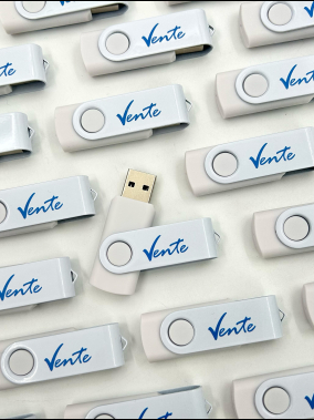 8 GB Döner Başlıklı Metal USB Bellek