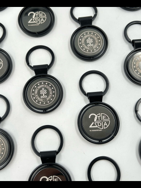 3,8 x 7 cm Çift Yön Anahtarlık