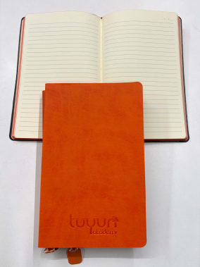 13 x 21 cm Termo PU Deri Esnek Yumuşak Kapaklı Tarihsiz Defter, 196 Sayfa, 80 gr Ivory Krem Çizgili İç Kağıt, Renkli Kenarlı, Metal Tokalı, Karton Kılıflı