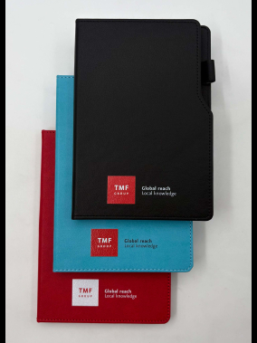 14,5 x 21 cm Termo Deri PU Sert Kapaklı Tarihsiz Defter, 224 Sayfa, 80 gr Ivory Krem Çizgili İç Kağıt, Kenar Boyalı, Kalem Tutuculu