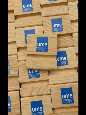 Ahşap Telefon Tutucu