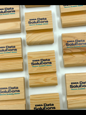 Ahşap Telefon Tutucu