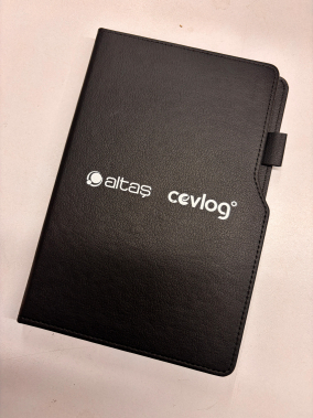 14,5 x 21 cm Termo Deri PU Sert Kapaklı Tarihsiz Defter, 224 Sayfa, 80 gr Ivory Krem Çizgili İç Kağıt, Kenar Boyalı, Kalem Tutuculu