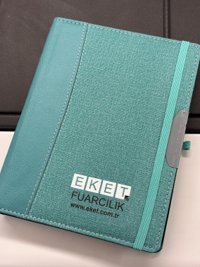 16,5 x 22 cm Metal Tokalı Spiralli Termo PU Sert Kapaklı Günlük Tarihli Ajanda 336 Sayfa 70 gr Ivory Krem Çizgili İç Kağıt Kalem Tutuculu