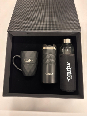 300 ml Termos, 500 ml Kılıflı Cam Şişe & Diamond Porselen Bardak Kutulu VIP Hediye Seti