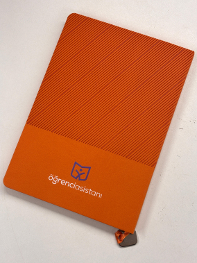 15,5 x 21,5 cm Termo PU Yumuşak Kapaklı Tarihsiz Defter 176 Sayfa 60 gr Krem Çizgili İç Kağıt Metal Tokalı Renkli Kenar Karton Kılıflı