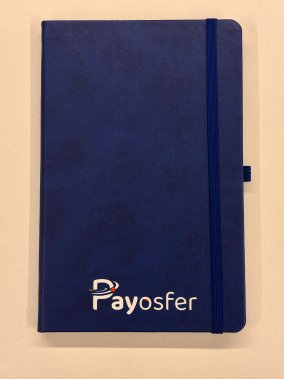 13 x 21 cm Termo PU Sert Kapaklı Tarihsiz EKONOMİK Defter, 160 Sayfa, 60 gr Holmen Krem Çizgili İç Kağıt, Esnek Kapak Lastikli, Kalem Tutuculu