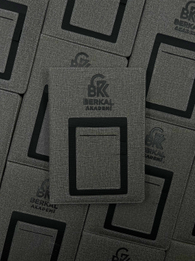 15 x 21 cm Termo PU Sert Kapaklı Tarihsiz Defter, 224 Sayfa, 70 gr Ivory Krem Çizgili İç Kağıt, Kart ve Telefon Bölmeli, Kalem Tutuculu