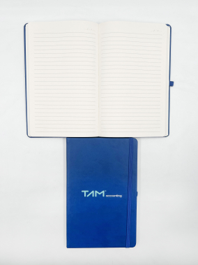 13 x 21 cm Termo PU Sert Kapaklı Tarihsiz EKONOMİK Defter, 160 Sayfa, 60 gr Holmen Krem Çizgili İç Kağıt, Esnek Kapak Lastikli, Kalem Tutuculu
