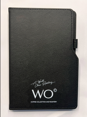 14,5 x 21 cm Termo Deri PU Sert Kapaklı Tarihsiz Defter, 224 Sayfa, 80 gr Ivory Krem Çizgili İç Kağıt, Kenar Boyalı, Kalem Tutuculu