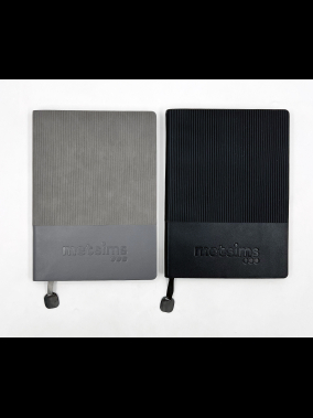 15,5 x 21,5 cm Termo PU Yumuşak Kapaklı Tarihsiz Defter 224 Sayfa 80 gr Krem İç Kağıt Metal Tokalı Renkli Kenar Karton Kılıflı